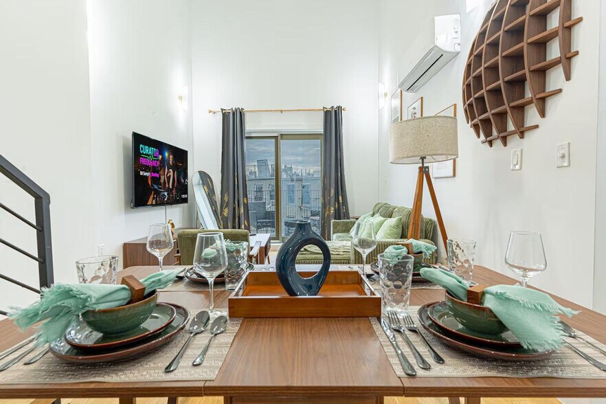 Building Photo - 1293 Decatur St