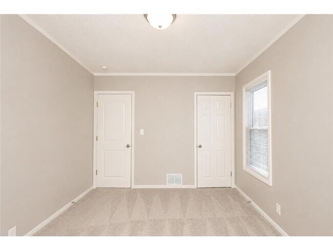 Building Photo - 3754 Dupont Ave N