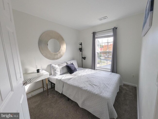 Building Photo - 2922 Huntington Grove Square