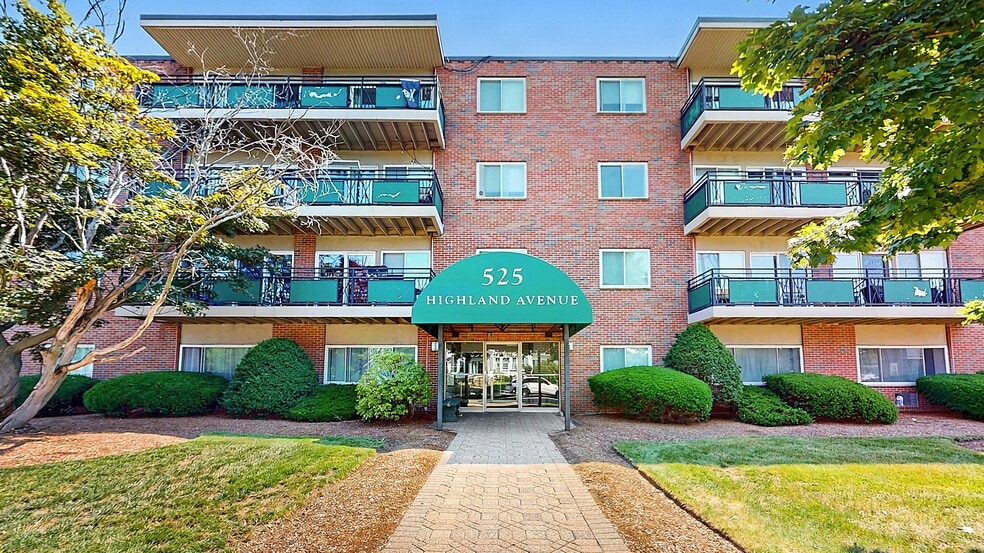 Building Photo - 525 Highland Ave