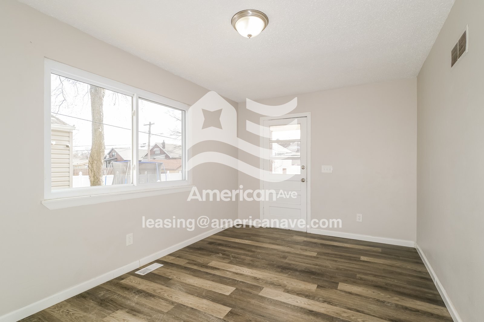 Building Photo - 4904 Tiemann Ave