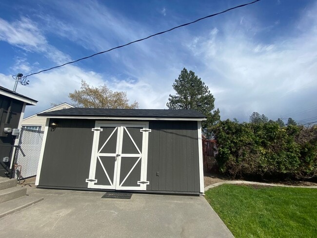 Building Photo - ? Fully Remodeled 1 Bed / 1 Bath Home Near Franklin Park ?