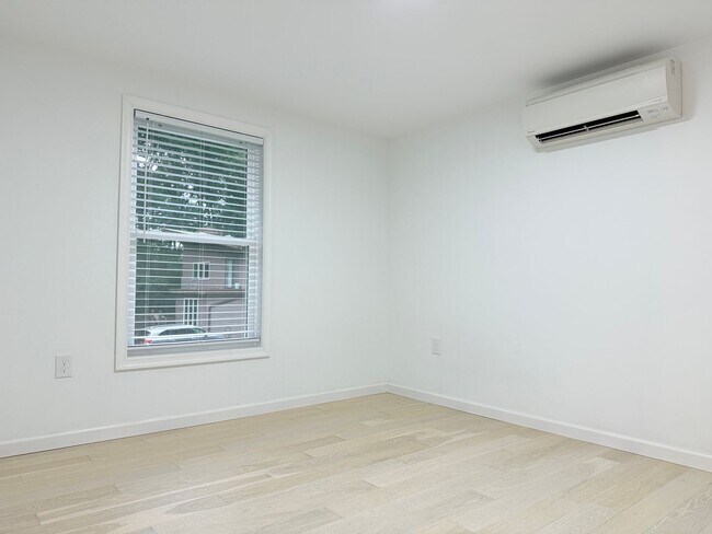 Building Photo - Cozy, Newly Renovated 2-Bed Retreat on Geo...