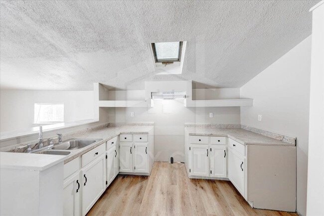 Building Photo - 2918 W Mooresville Rd