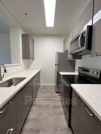 Building Photo - 1524 1st Ave