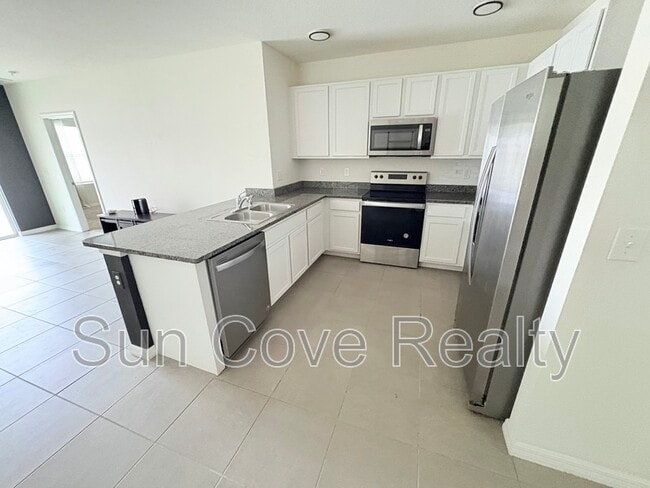 Building Photo - 3180 Suncoast Plains Dr