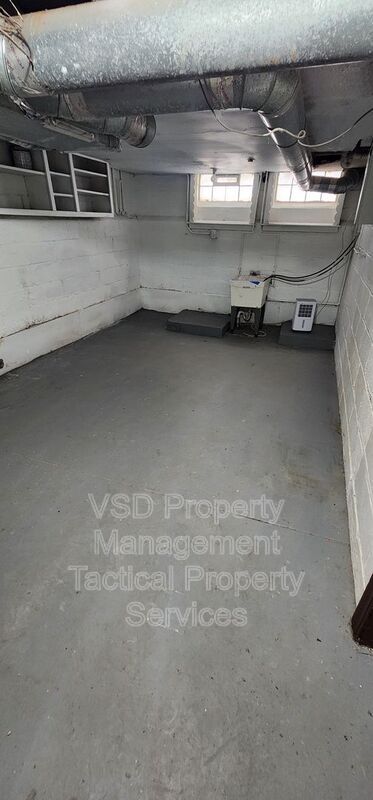 Building Photo - 5120 Clement Ave