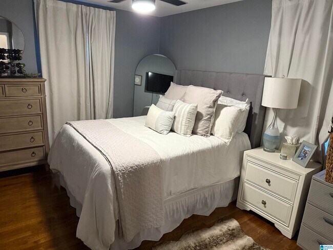 Building Photo - 3153 Woodhaven Dr