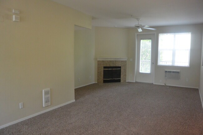 Building Photo - 714 SE Fairwinds Loop