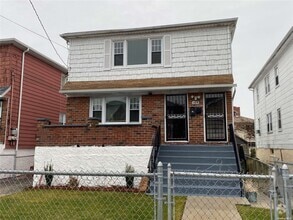 Building Photo - 450 Beach 68th St