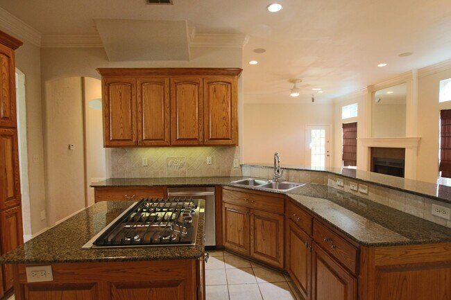 Building Photo - 1202 River Bend Dr