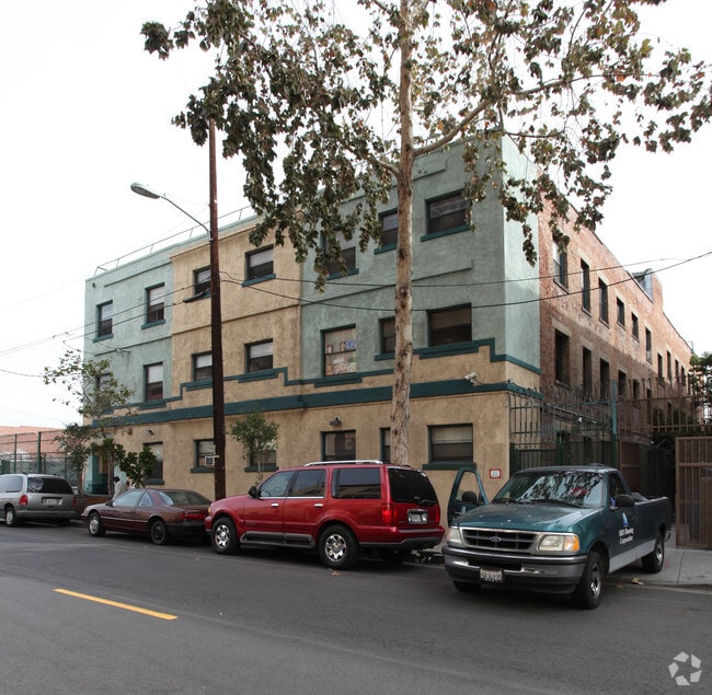 Lamp Lodge - 660 Stanford Ave Los Angeles CA 90021 | Apartment Finder