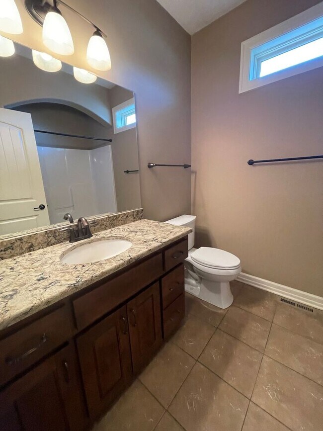 Building Photo - Home for rent in Springfield!