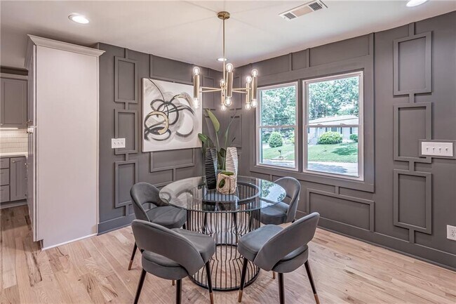 Building Photo - 605 Blake Ave SE