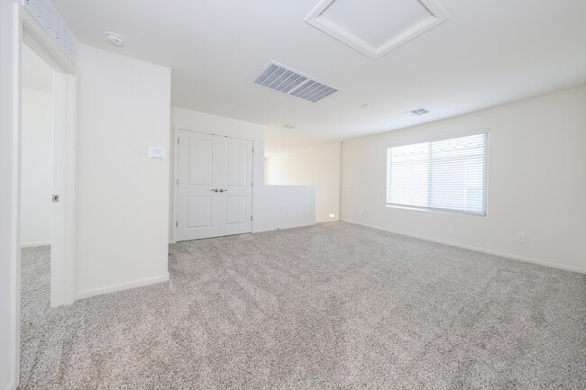 Building Photo - 7867 S Walnutview Dr