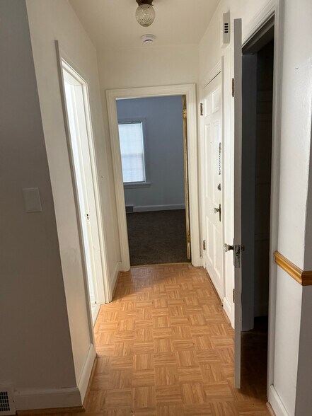 Building Photo - 318 Macon Ave