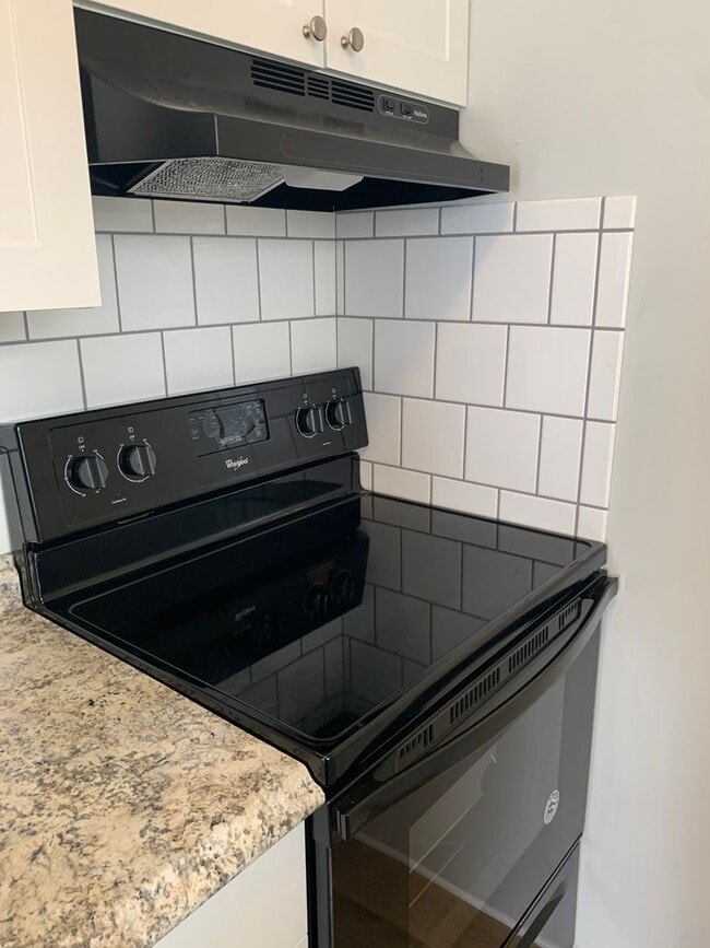 Building Photo - Vero Beach 2 Bedroom 1 Bath