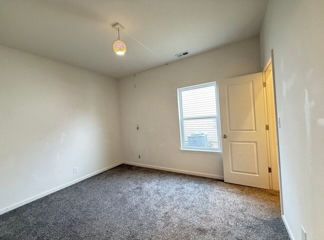 Building Photo - South Side...Newer 3 Bedroom 2 Bath House