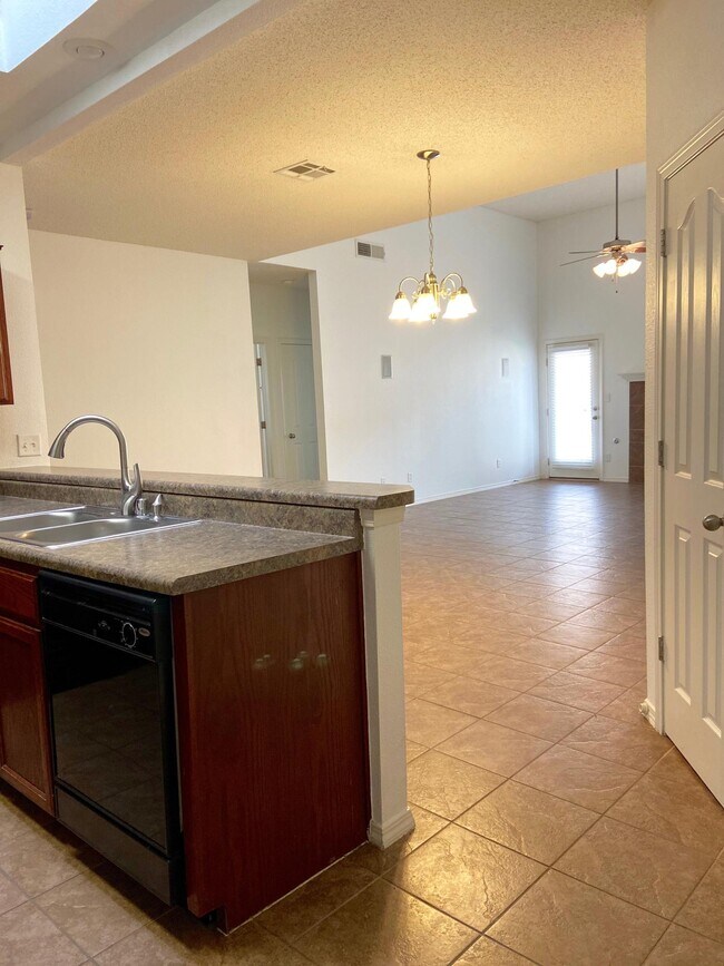 Building Photo - 1470 Senda Del Sol Ln