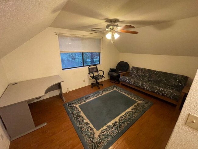 Building Photo - Magalia 2 bed 2 bath home with bonus room. Attached garage, private backyard