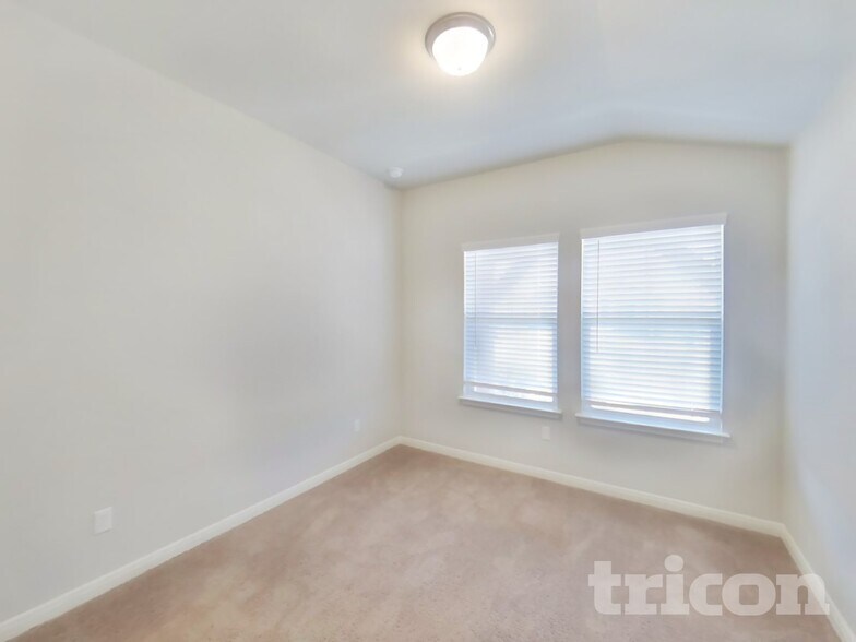 Building Photo - 5818 Nyla Wy