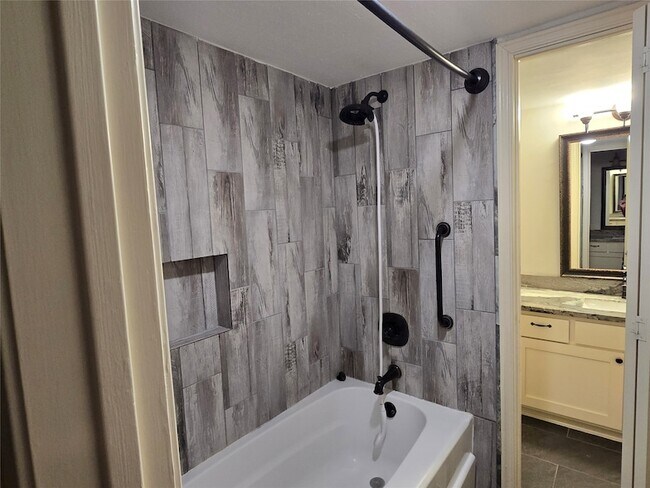 Building Photo - 856 Wax Myrtle Ln