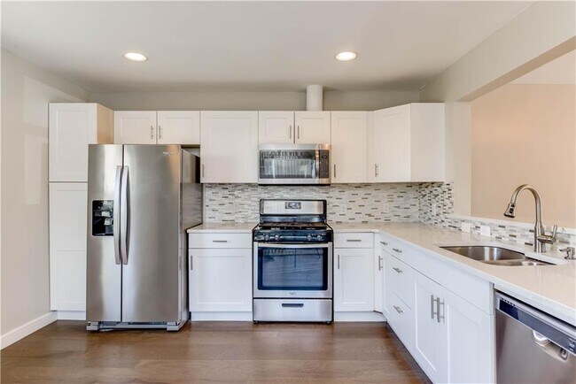 Building Photo - 4702 Bandera Rd