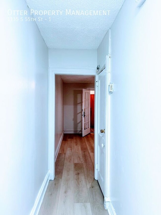 Building Photo - 1135 S 55th St