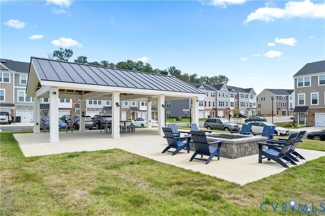 Building Photo - 435 Burden Dr