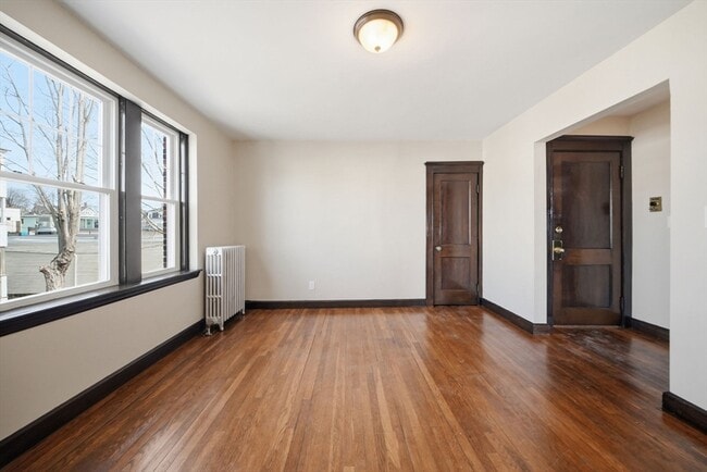 Building Photo - 41 Richardson Ave