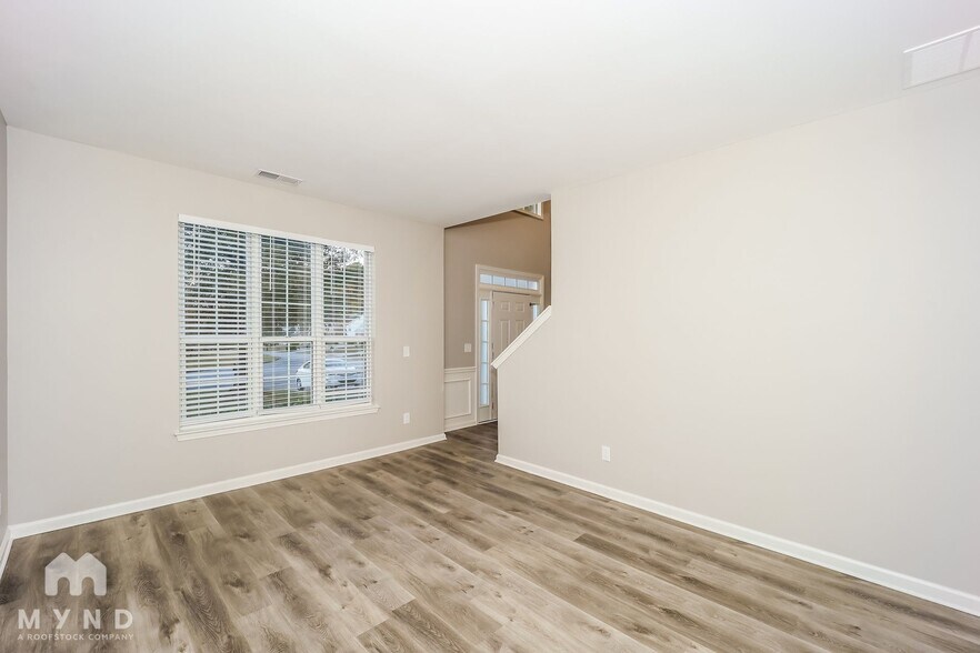 Building Photo - 4975 Cascade Hills Cir SW