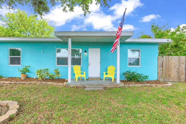 Building Photo - 2364 Pineapple Ave