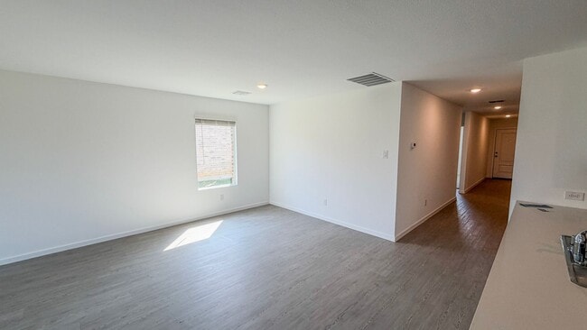 Building Photo - Modern Living | Spacious Layout | Private Backyard Retreat