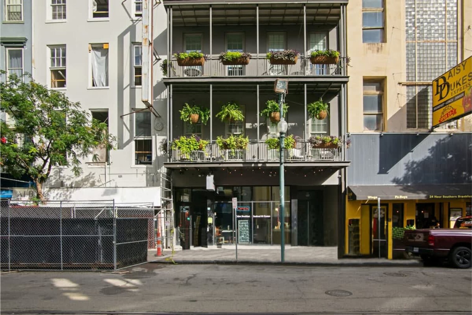 Building Photo - 127 Carondelet St