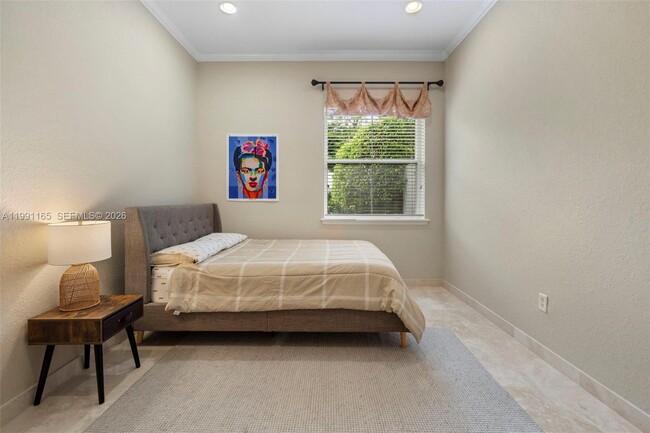 Building Photo - 896 Spinnaker Dr