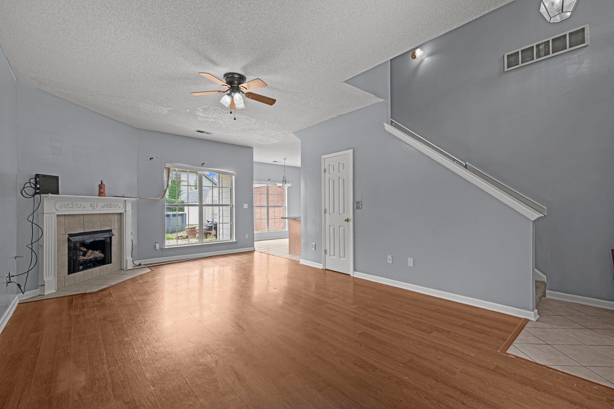 Building Photo - 3903 Caprice Dr