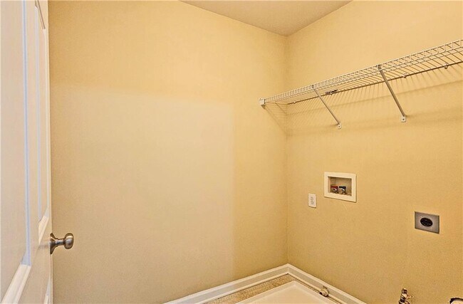 Building Photo - 1215 Clandon Pl