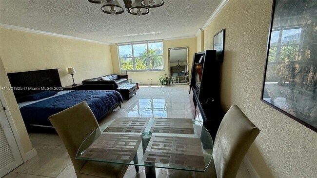 Primary Photo - 2501 S Ocean Dr