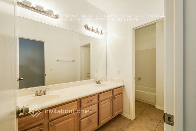 Building Photo - 6617 W Andrea Dr