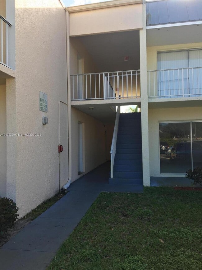 Building Photo - 437 Executive Center Dr