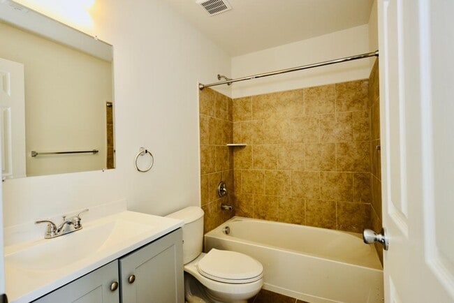 Building Photo - 811 S Cameron St