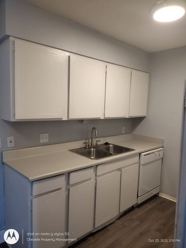 Building Photo - Beautiful 1 Bedroom 1 Bath