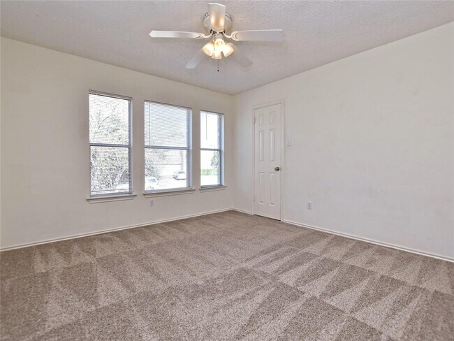 Building Photo - 15357 Oconto Dr