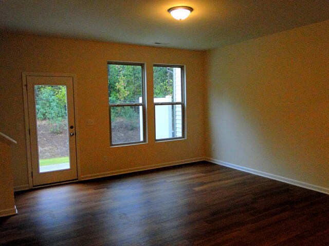 Building Photo - 62 Holly Berry Ln