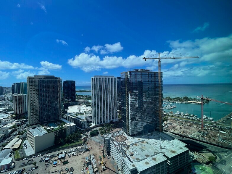 Building Photo - 988 Halekauwila St
