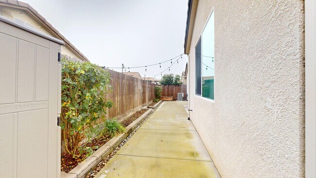 Building Photo - 3033 Antonio Ln