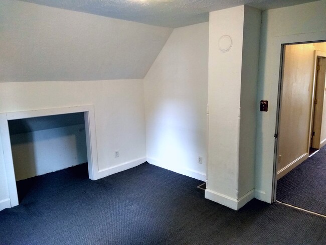 Building Photo - 1029 S 17th St