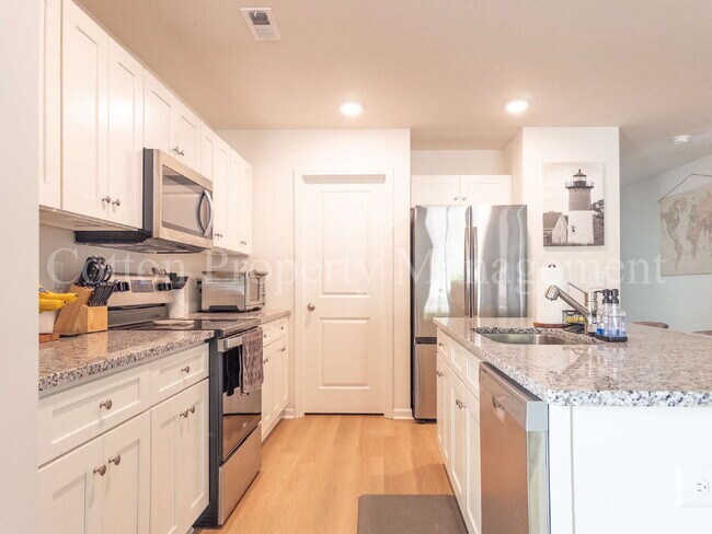 Building Photo - 3083 Day Dream Ln