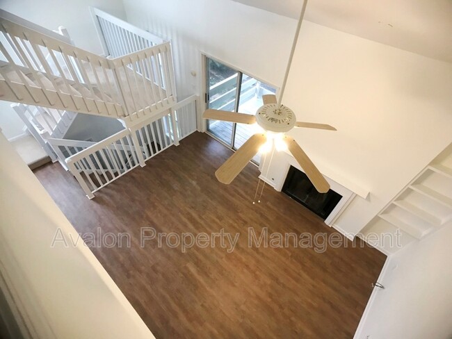 Building Photo - 1104 Riverview Dr