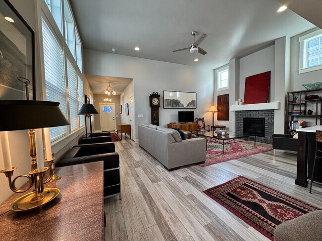 Building Photo - FOR RENT - All Inclusive Owner pays utilities - Furnished 3 bed, 2 bath NorthWest Crossing Townhome